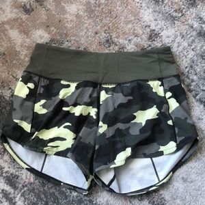 Size 4 Lululemon Speed up mid-rise lined.